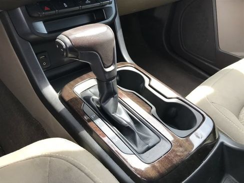 Used 2016 GMC Canyon SLE w/ SLE Convenience Package AWD/4WD image 10