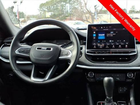 Used 2024 Jeep Compass Latitude image 13