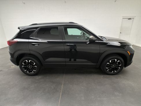 Used 2023 Chevrolet TrailBlazer LT AWD/4WD image 9