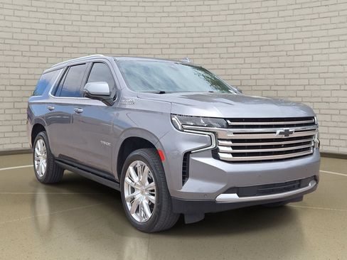 Used 2021 Chevrolet Tahoe High Country w/ Premium Package AWD/4WD image 3