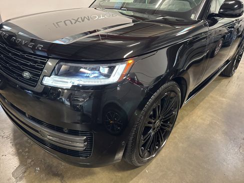 Used 2024 Land Rover Range Rover SE image 4
