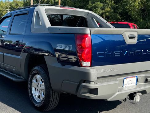 Used 2002 Chevrolet Avalanche 4x4 w/ Off-Road Suspension Pkg image 6