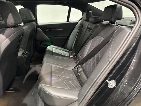 Used 2024 BMW i5 eDrive40i w/ Premium Package image 43