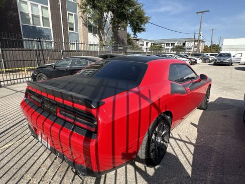 Used 2017 Dodge Challenger R/T w/ Quick Order Package 22P T/A RWD image 6