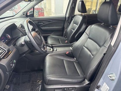 Used 2022 Honda Pilot Touring image 7