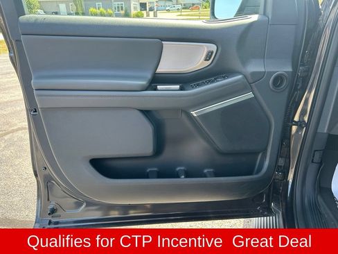 Used 2026 Ford Expedition Active AWD/4WD image 10
