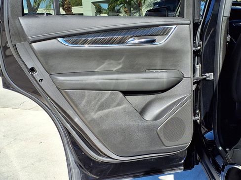 Used 2021 Cadillac XT6 Premium Luxury image 17