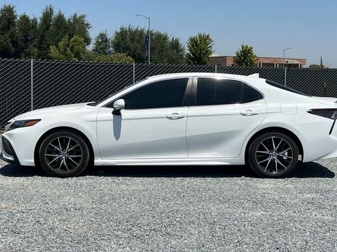 Used 2023 Toyota Camry SE w/ Convenience Package FWD image 6