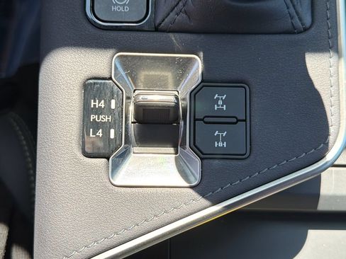 Used 2025 Lexus GX 550 AWD/4WD image 34