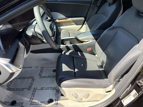 Used 2024 Lucid Air Touring image 18