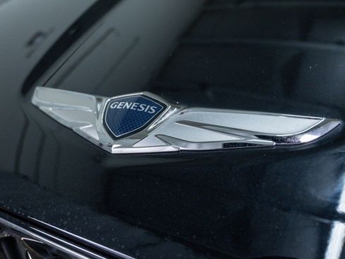 Used 2022 Genesis GV70 2.5T w/ Advanced Package image 5