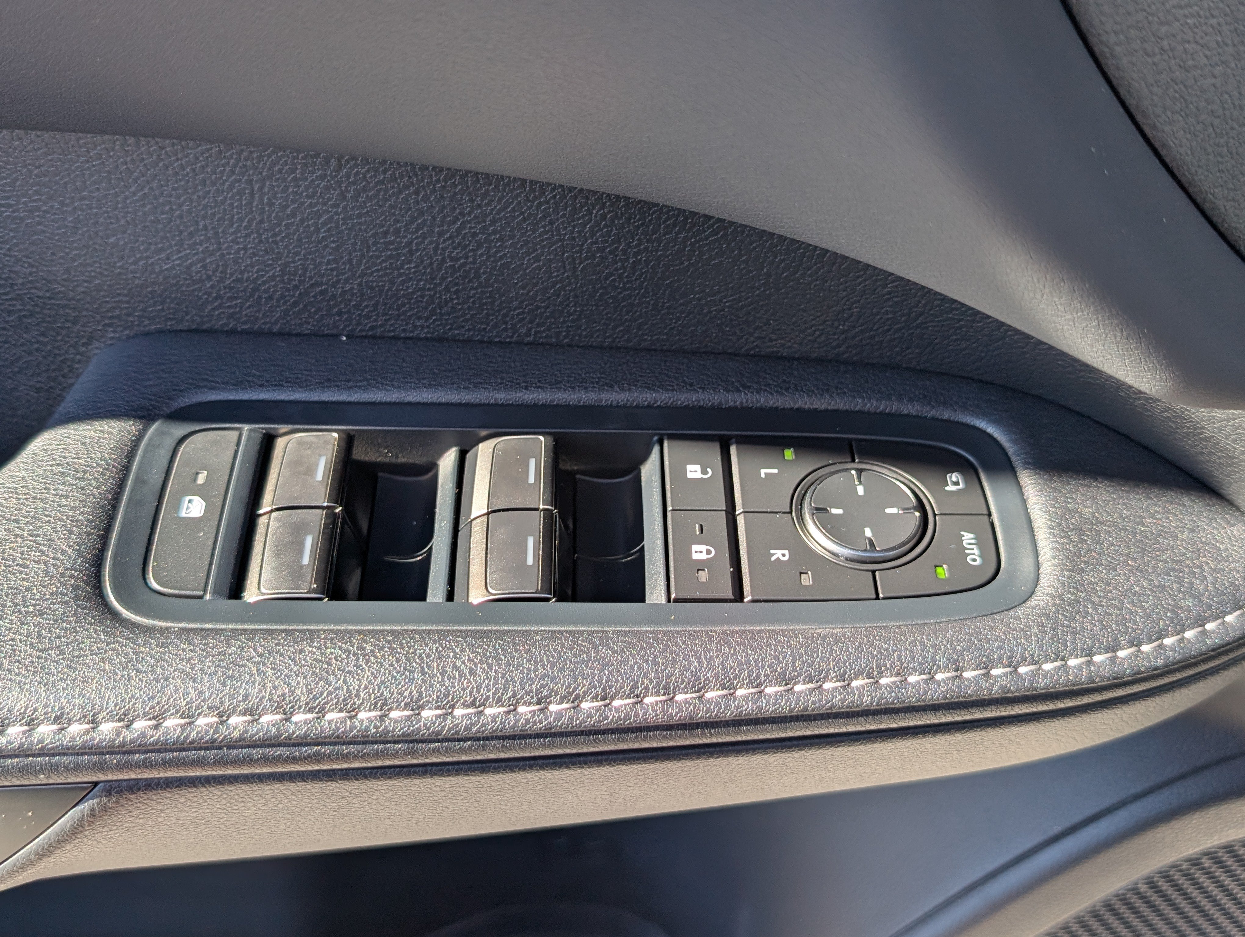 Used 2024 Lexus RX 350 Premium w/ Accessory Package (Z1) AWD/4WD image 21