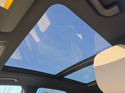 Used 2026 Mercedes-Benz GLE 350 4MATIC image 3