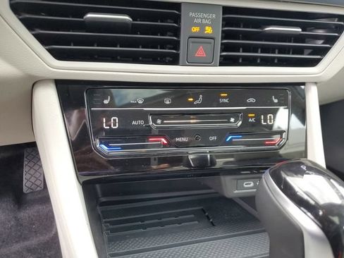 New 2026 Volkswagen Jetta SE FWD image 20