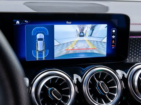 Used 2024 Mercedes-Benz EQB 250+ image 26