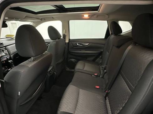 Certified 2020 Nissan Rogue SV w/ Sun & Sound Touring Package AWD/4WD image 10