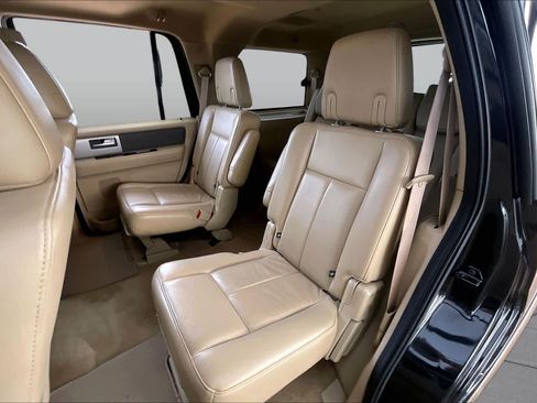 Used 2014 Ford Expedition XLT w/ Equipment Group 202A RWD image 20