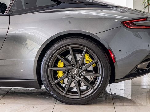 Used 2020 Aston Martin DB11 Coupe image 6