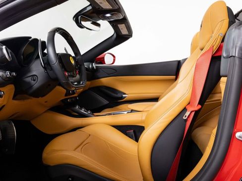 Certified 2022 Ferrari Portofino M image 36