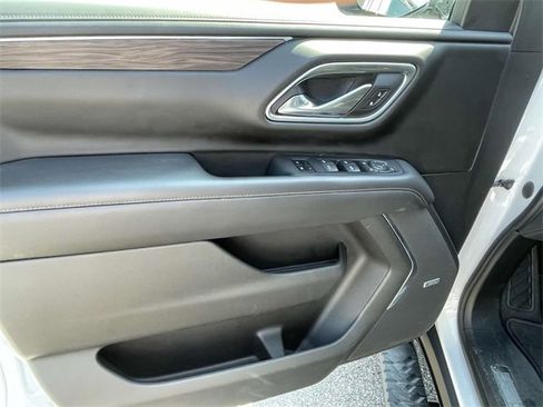 Used 2021 Chevrolet Tahoe Z71 w/ Z71 Signature Package image 16