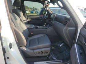 Used 2024 Lexus GX 550 AWD/4WD image 6