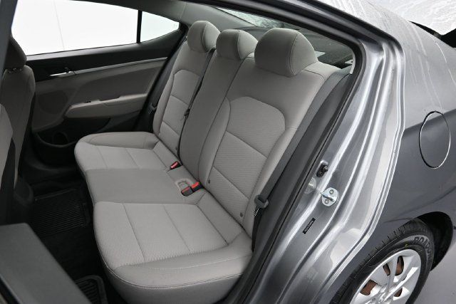 Used 2019 Hyundai Elantra SE FWD image 27
