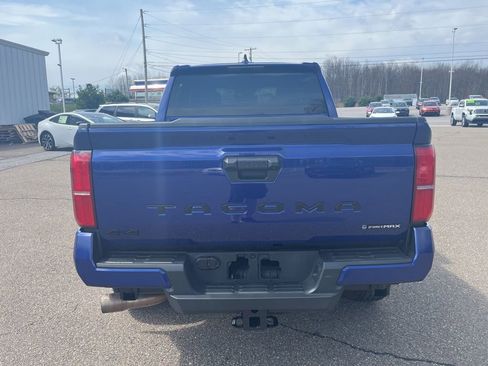 Used 2025 Toyota Tacoma TRD Off-Road image 6