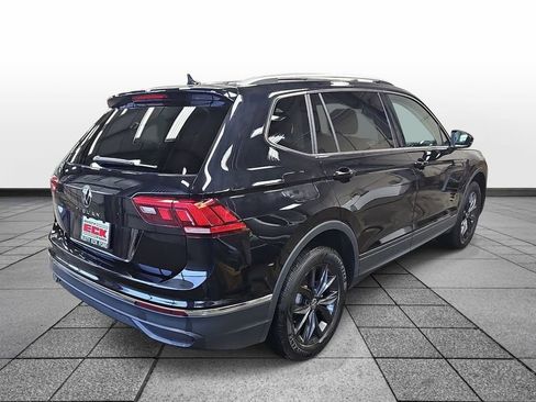 Used 2024 Volkswagen Tiguan SE image 5