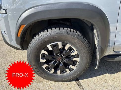 Used 2022 Nissan Frontier PRO-4X image 3