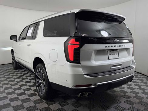 Used 2025 Chevrolet Suburban High Country AWD/4WD image 4