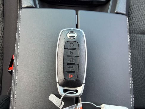 Used 2026 Nissan Rogue SV AWD/4WD image 35