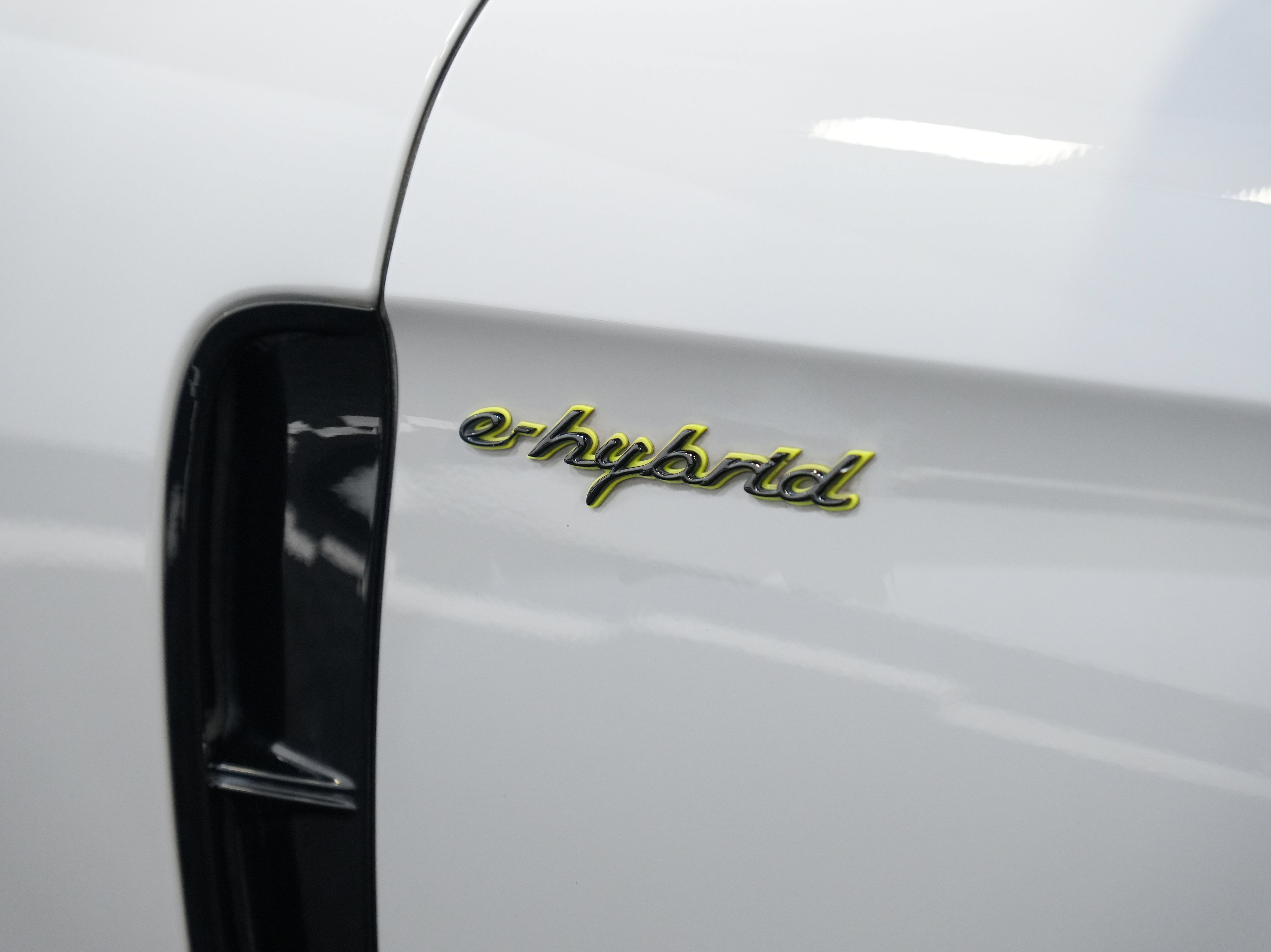 Used 2022 Porsche Panamera 4S w/ Premium Package AWD/4WD image 21