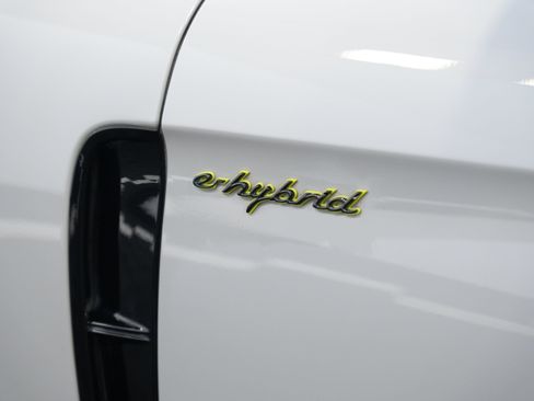 Used 2022 Porsche Panamera 4S w/ Premium Package AWD/4WD image 21