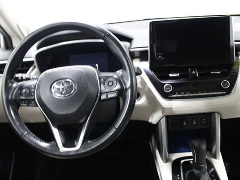Used 2023 Toyota Corolla Cross XLE w/ Convenience Package AWD/4WD image 12