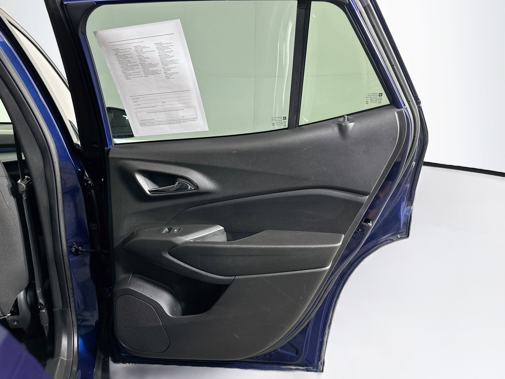 Used 2024 Chevrolet Trax LS w/ LS Convenience Package FWD image 29