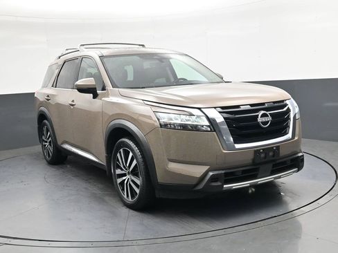 Used 2023 Nissan Pathfinder Platinum w/ Cargo Package AWD/4WD image 1