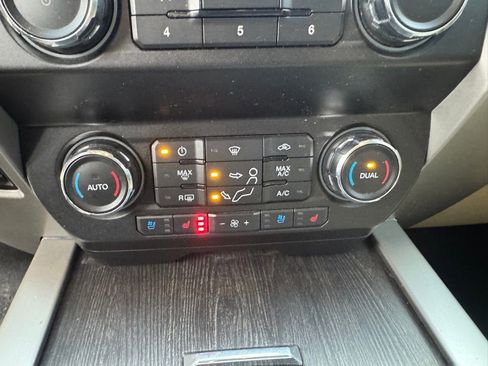 Used 2021 Ford F250 Lariat w/ Lariat Value Package image 30