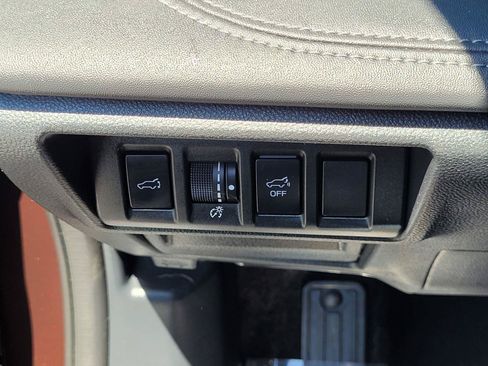 Certified 2025 Subaru Outback Limited XT AWD/4WD image 33