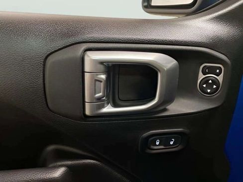 Used 2024 Jeep Wrangler Unlimited image 47