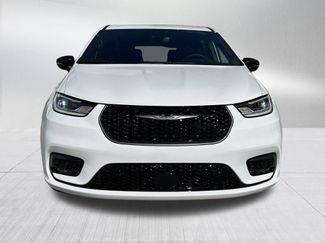 New 2026 Chrysler Pacifica Select video 2