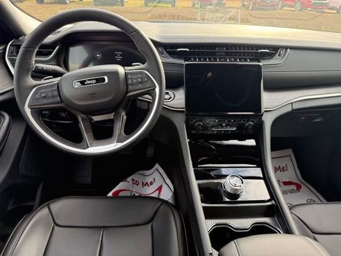 New 2025 Jeep Grand Cherokee L Limited w/ Luxury Tech Group II image 20