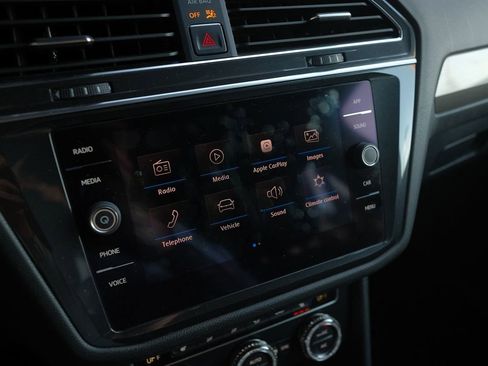 Used 2018 Volkswagen Tiguan SE image 20