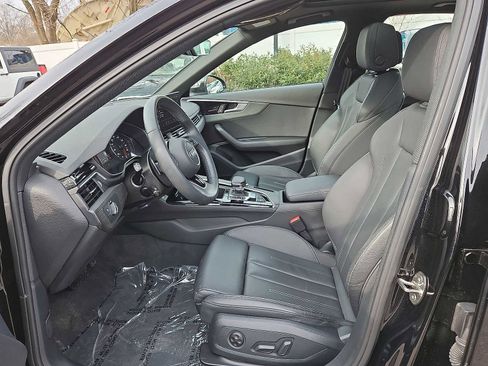 Used 2023 Audi A4 2.0T Premium w/ Convenience Package image 11