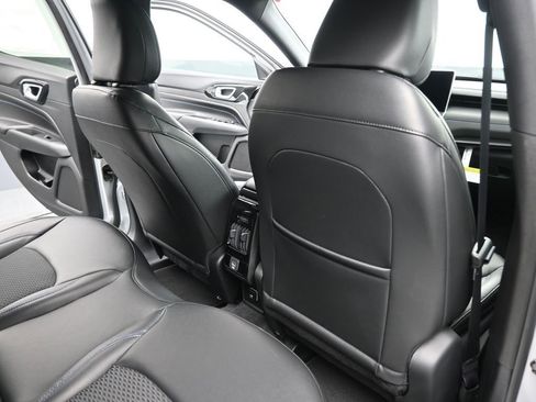 New 2026 Jeep Compass Latitude image 16