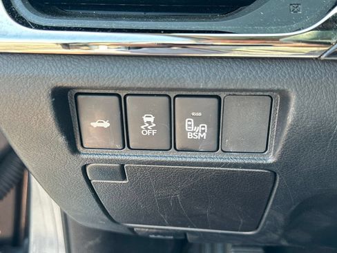 Used 2015 Toyota Avalon XLE Touring FWD image 18