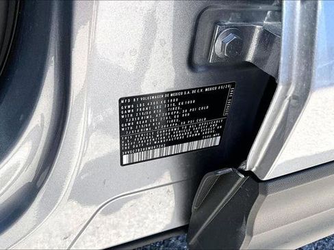 Used 2025 Volkswagen Taos SE w/ Panoramic Sunroof Package FWD image 30