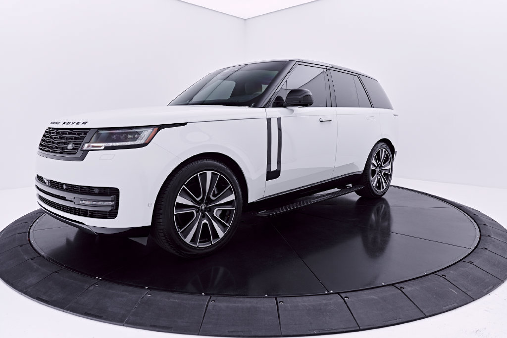 Used 2025 Land Rover Range Rover SE AWD/4WD image 10