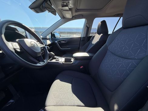 Used 2025 Toyota RAV4 XLE image 27