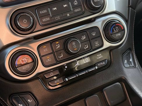 Used 2019 Chevrolet Suburban LT AWD/4WD image 23