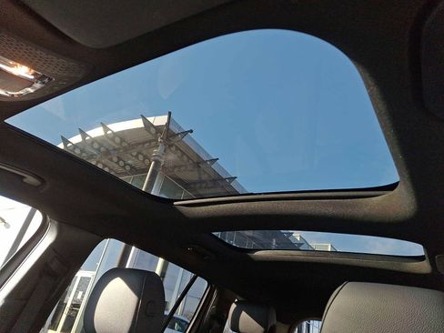 Used 2026 Mercedes-Benz GLB 250 4MATIC image 11